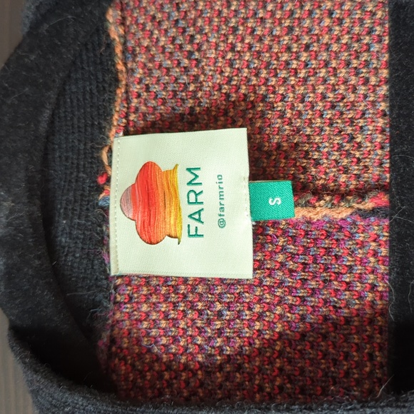 Farm Rio cropped sweater. Oversized, can fit a Large size. - Picture 2 of 11